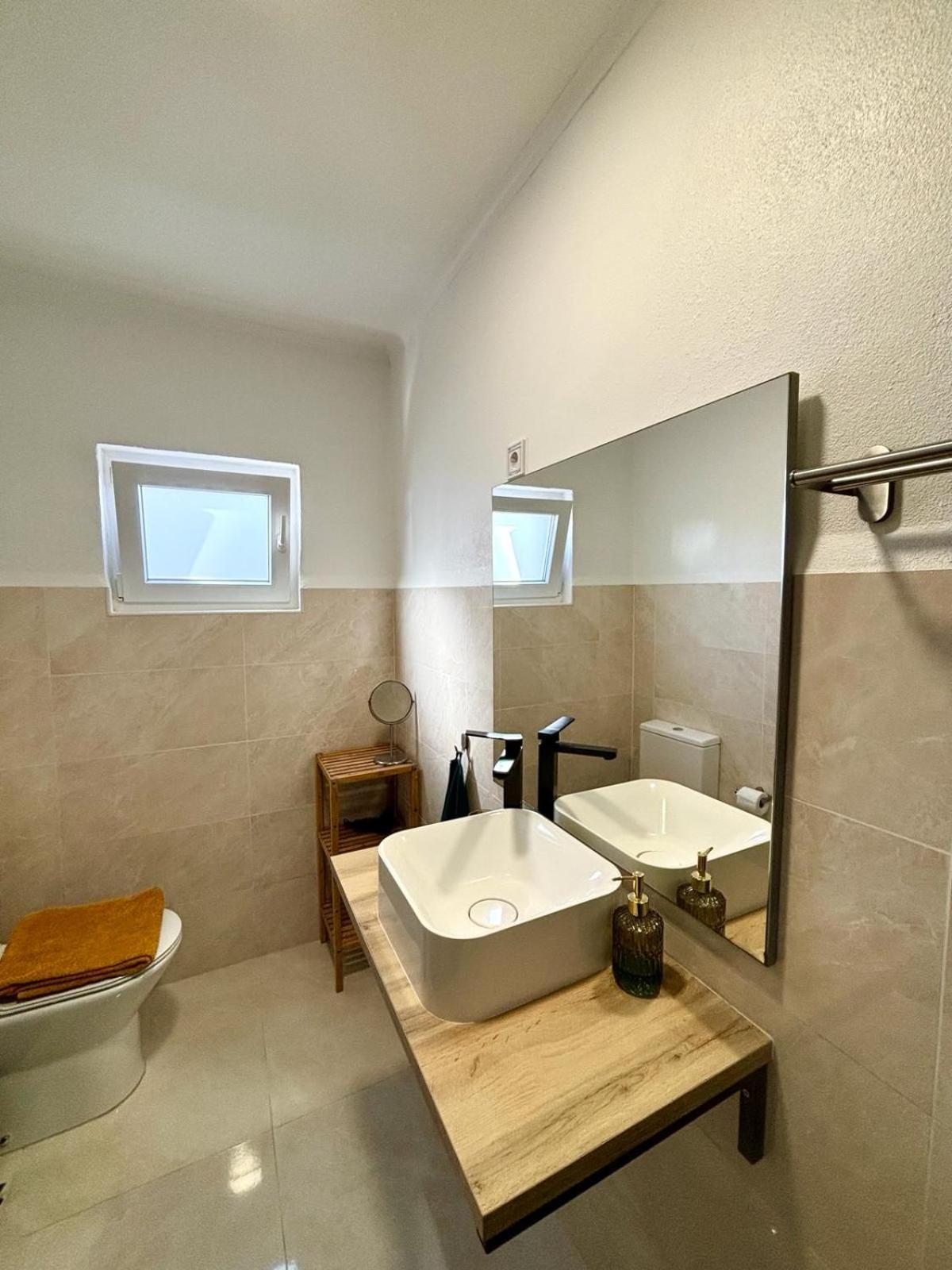 Pine & Apple Beach House Colares Kültér fotó